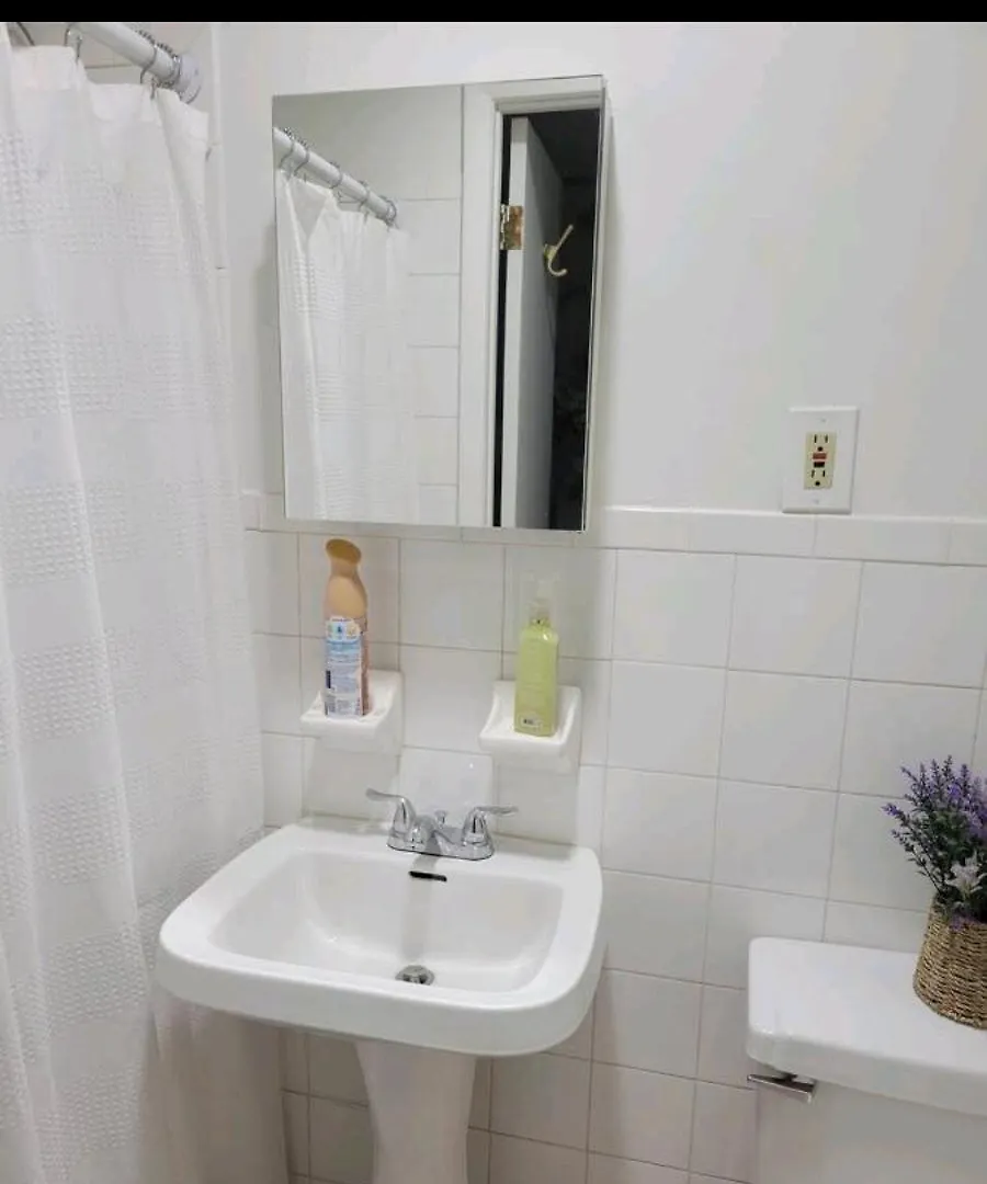 Private Apartment, Not Shared, Near Public Transportation, Super Fast Free Wifi, Due To Ny Restrictions It Can Only Be Booked For 30 Nights Or More, Even If The Site Allows You To Book It, I Will Not Be Able To Accept The Reservation, 30 Nights Minim New York Apartmán
